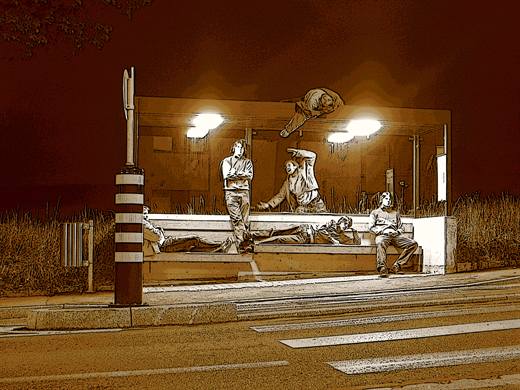 Nächtliches Kunstwerk an der Haltestelle: in Sepia wird gewartet, gelegen und sogar geturnt