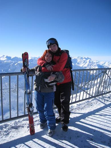 Skiferien 2009, auf dem Gipfel wird erst umarmt und dann abgefahren