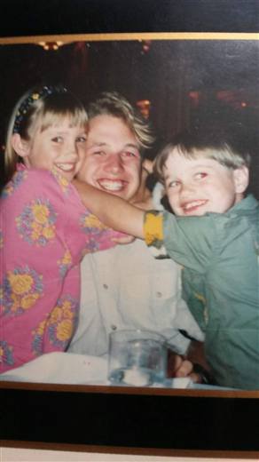Pola mit Bettina und Richard, 1990. Der Kleinste sitzt am besten